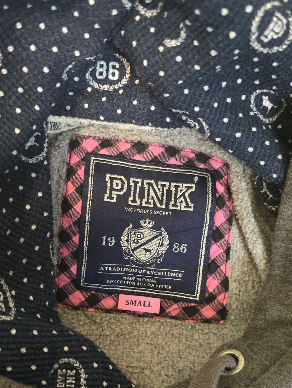 VINTAGE! 2008 PINK Victoria's Secret University Hoodie - Gray with Pink Logo - Picture 2 of 3